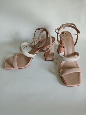 Arezzo Women's Two-Tone Block Heel Open Toe Shoes Sz8M in Nude & Ivory Ankle Tie